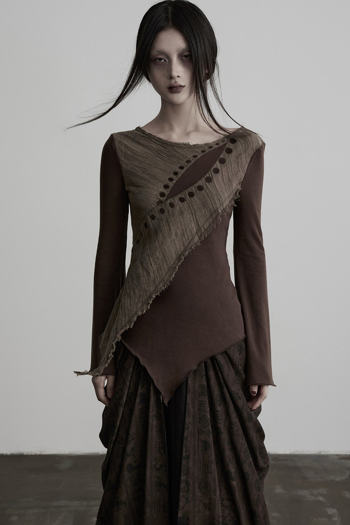 Asymmetrical Eye Embroidery Knit Top