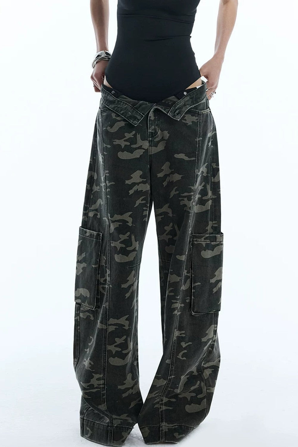 Pantaloni cargo scimitarra mimetici