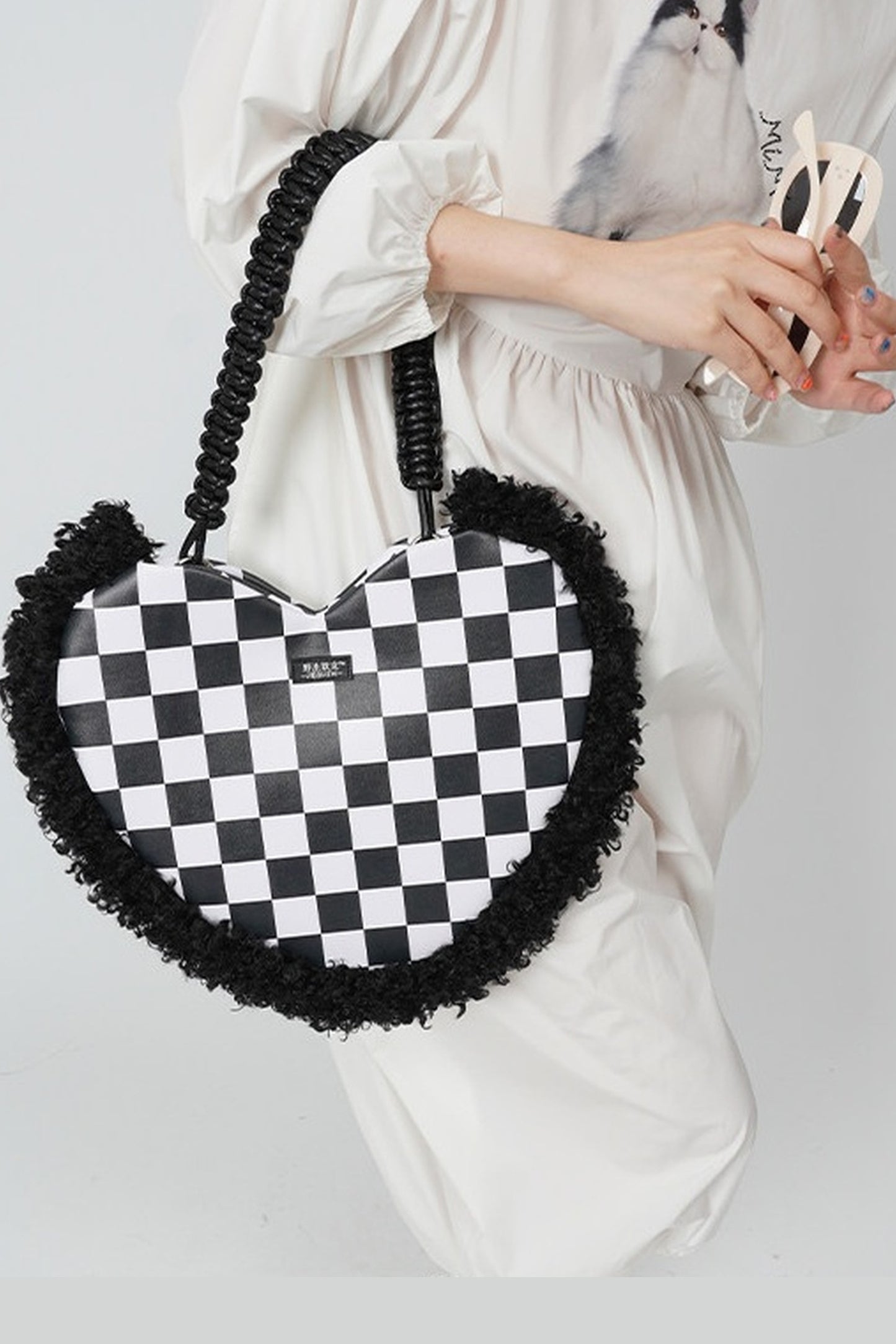 Sac bandoulière sous le bras tissé moelleux en forme de cœur