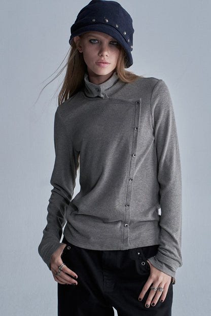 Langarmshirt mit diagonaler Knopfleiste