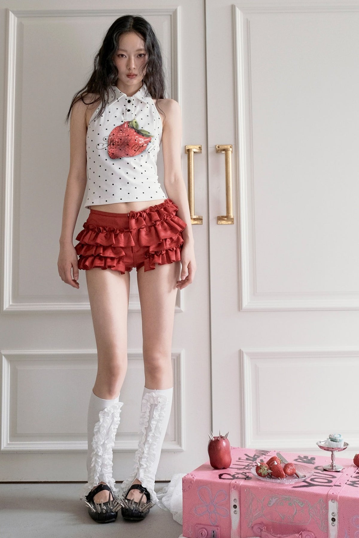 Top a canotta all'americana con schiena scoperta a pois fragola