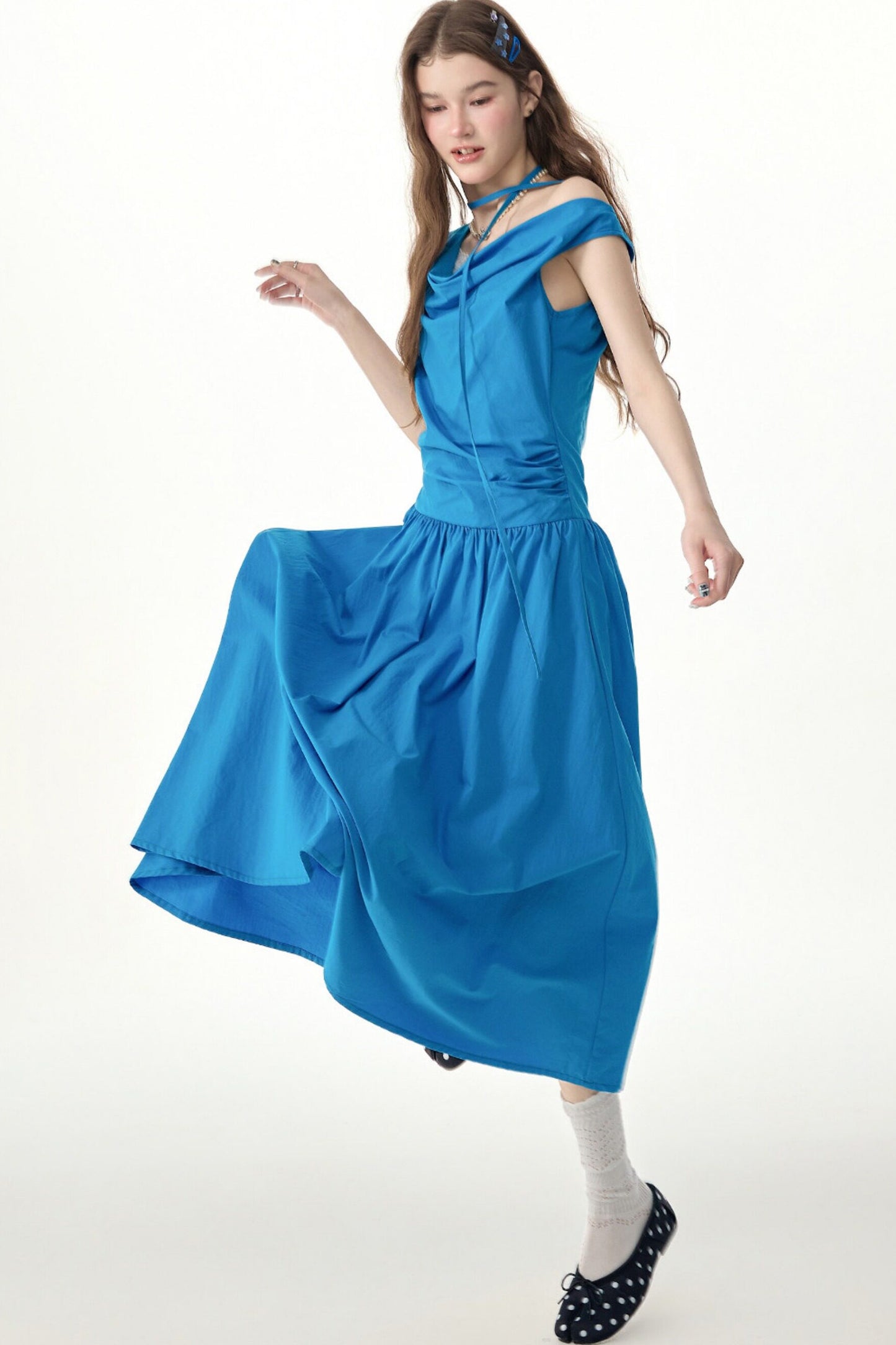 Blaues langes Kleid mit Swing-Kragen