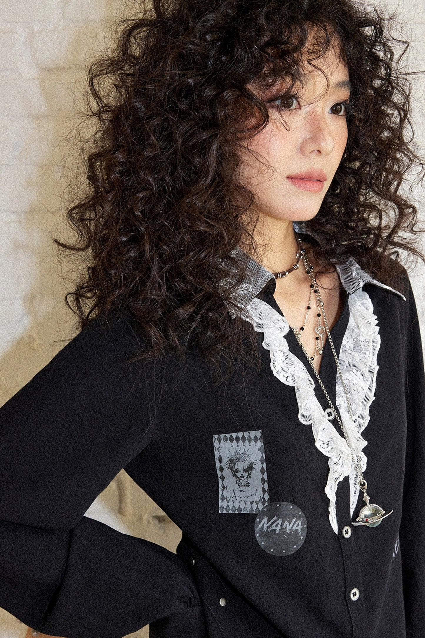 Bluse mit Spitzen- und Blumen-Patchwork