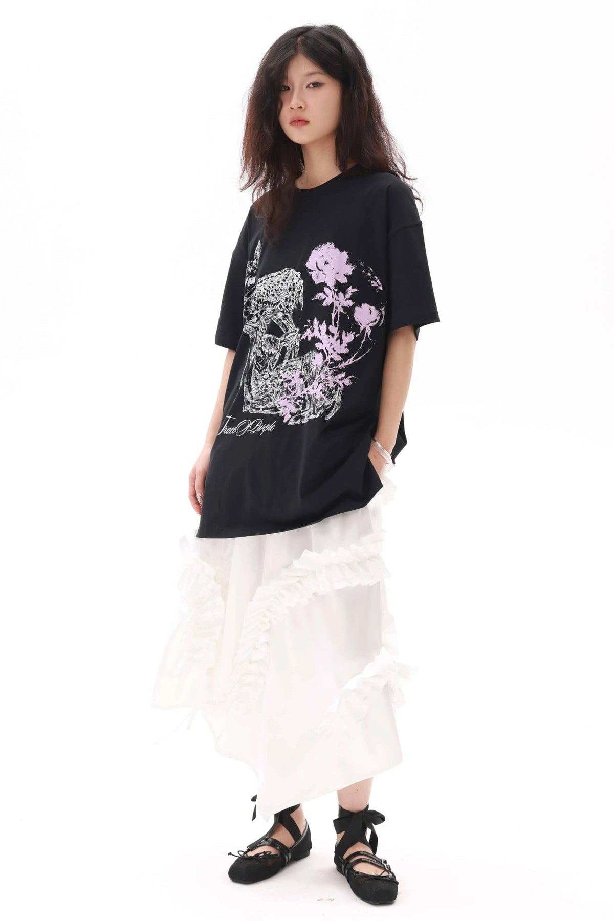 Lockeres T-Shirt mit lila Hirsch- und Blumenmuster