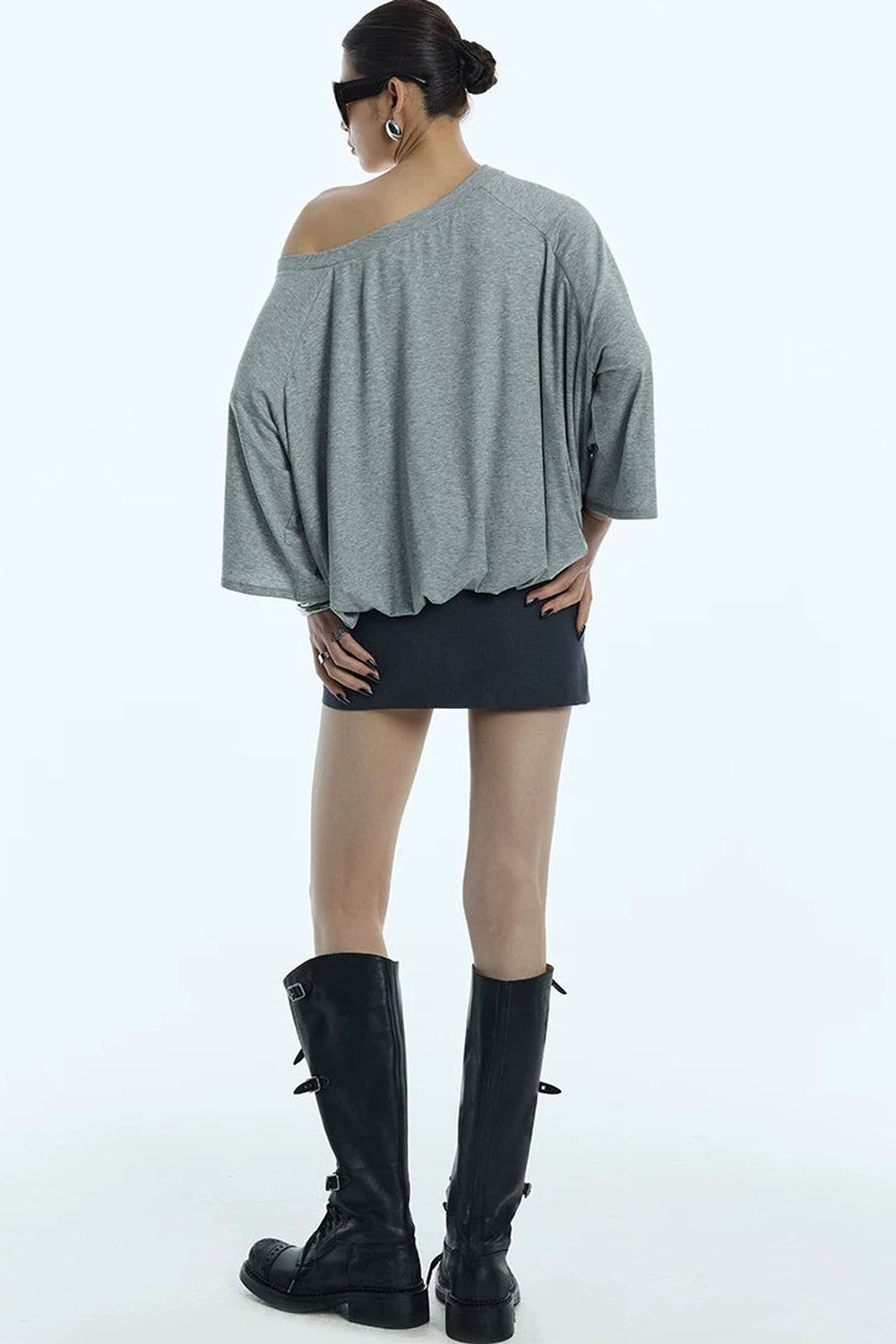 Blusa floreale con maniche a sbuffo e spalle scoperte