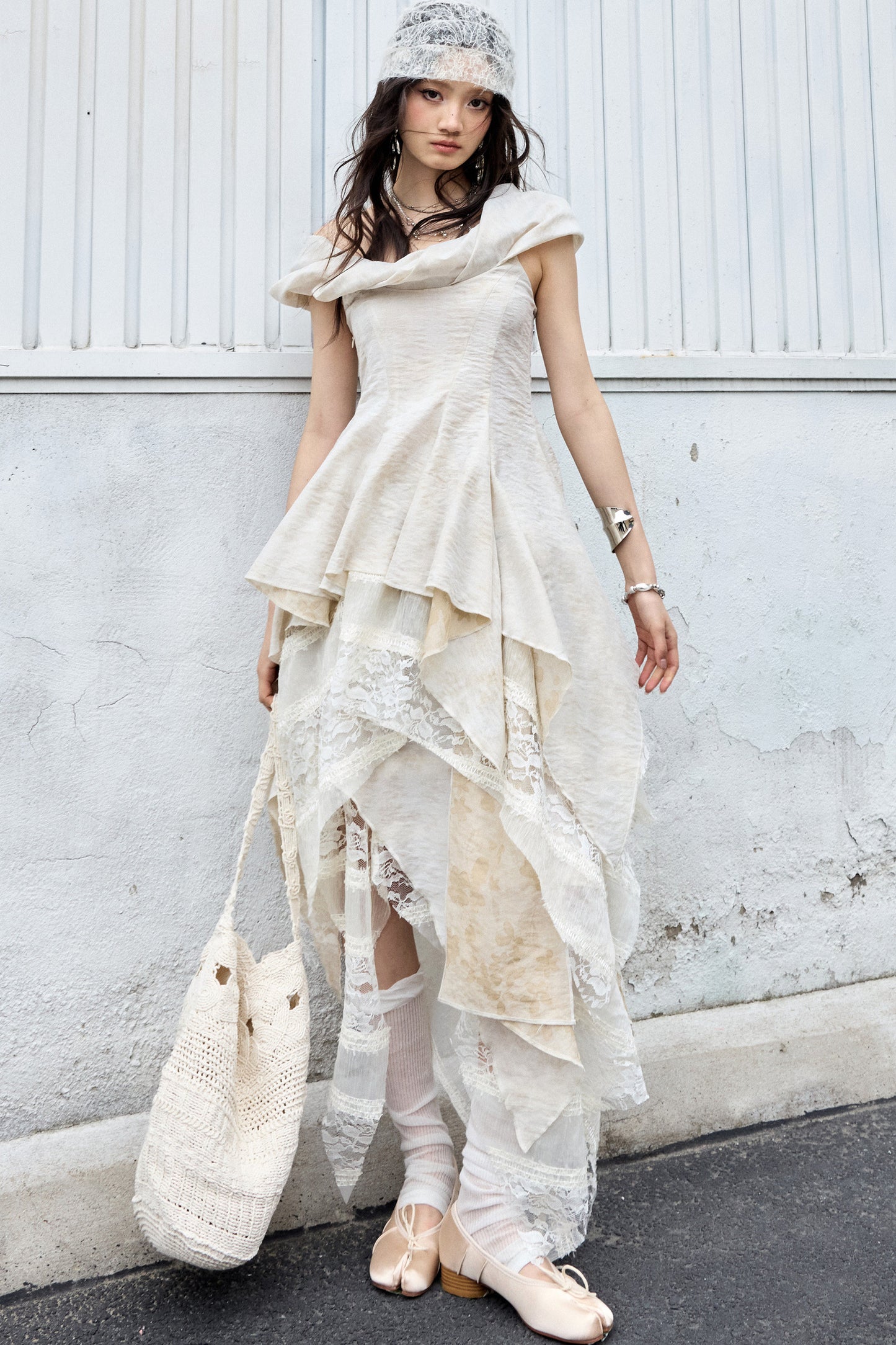 Sculpture-Like Twisted Collar Two-Piece Set-Up