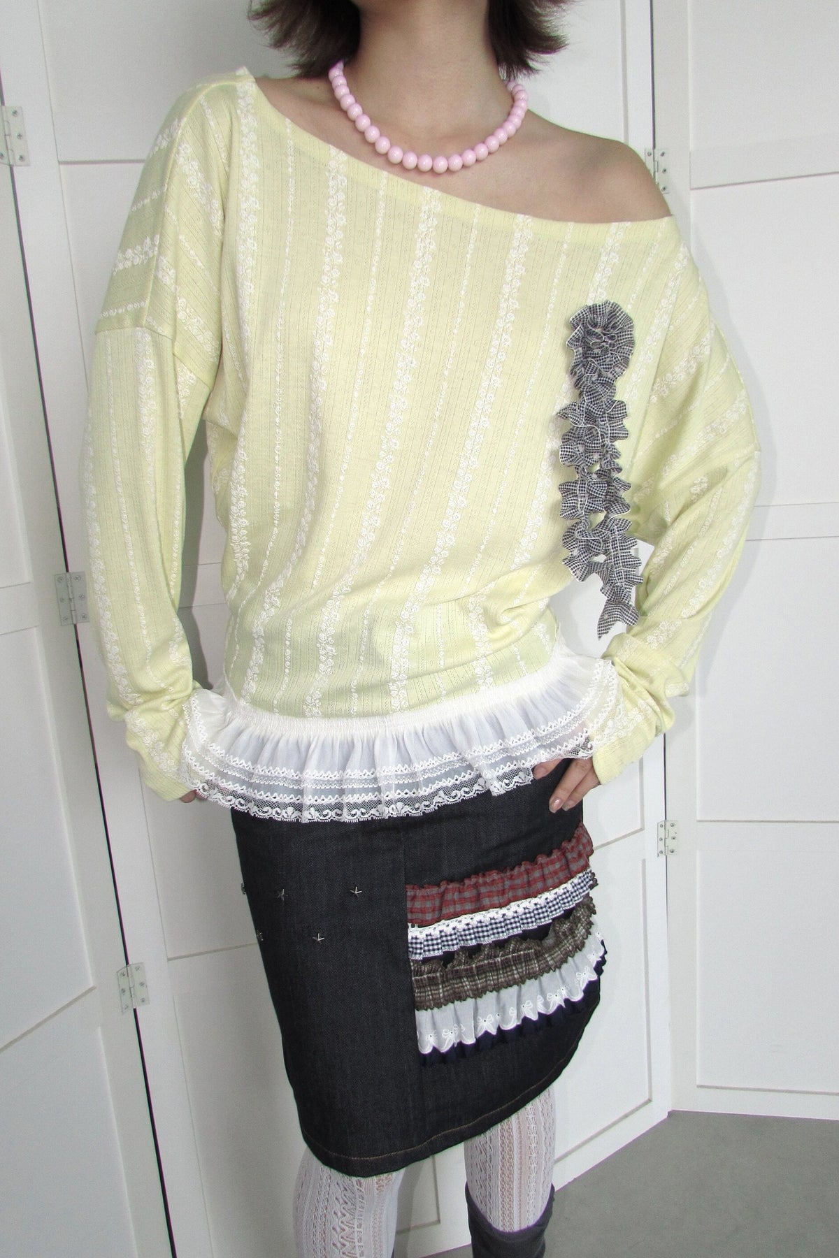 3D Corsage Lace Hem T-Shirt