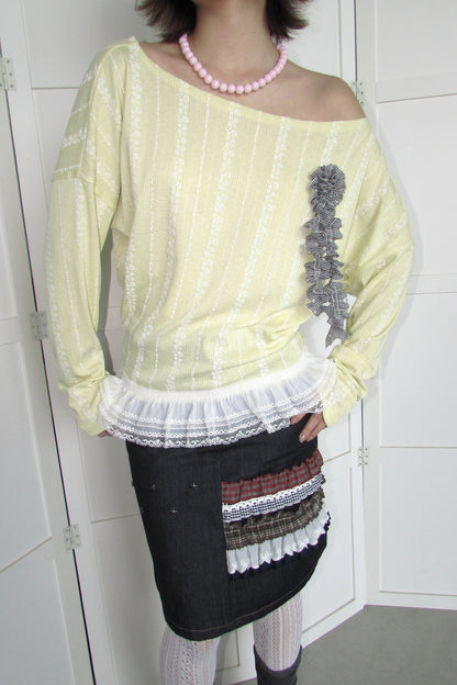 3D Corsage Lace Hem T-Shirt