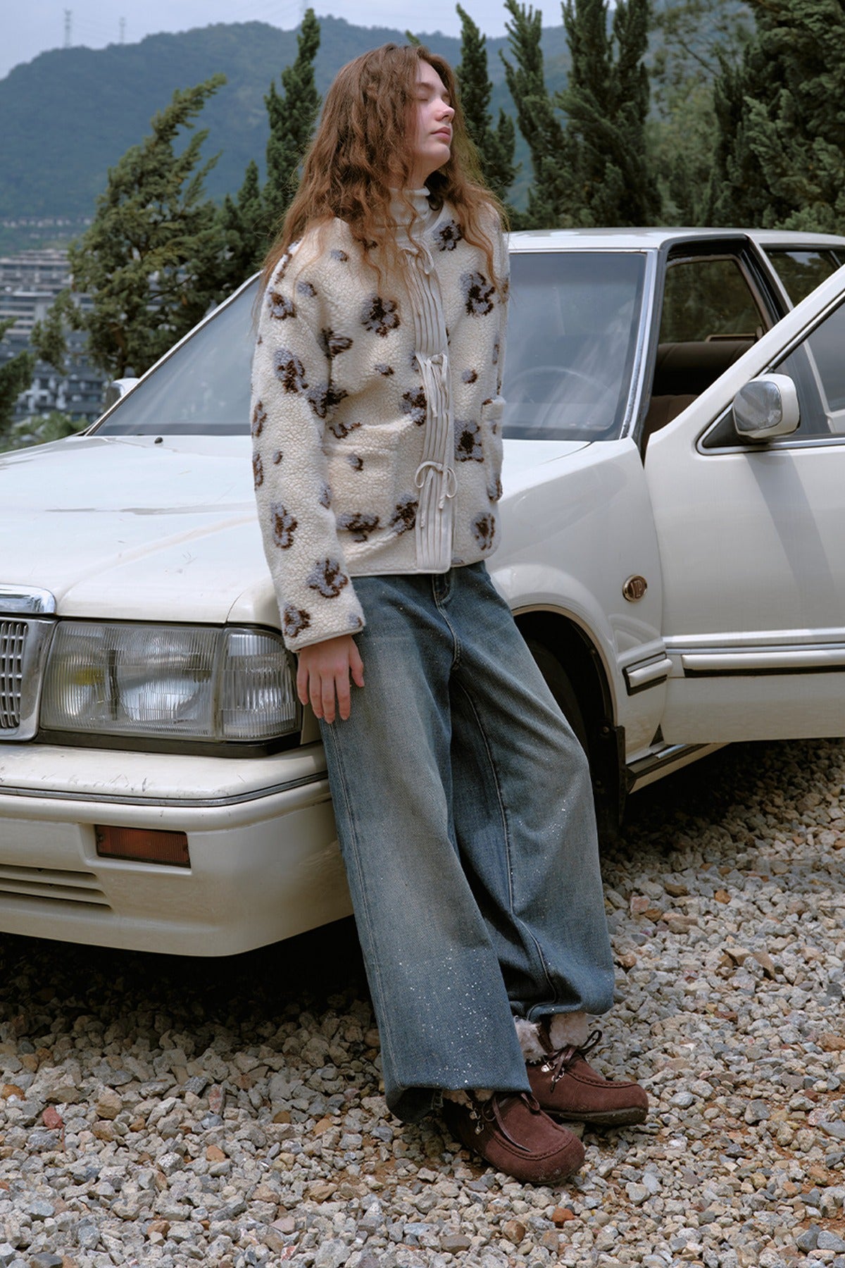 Gesteppte Fleecejacke mit Blumen und Schleife