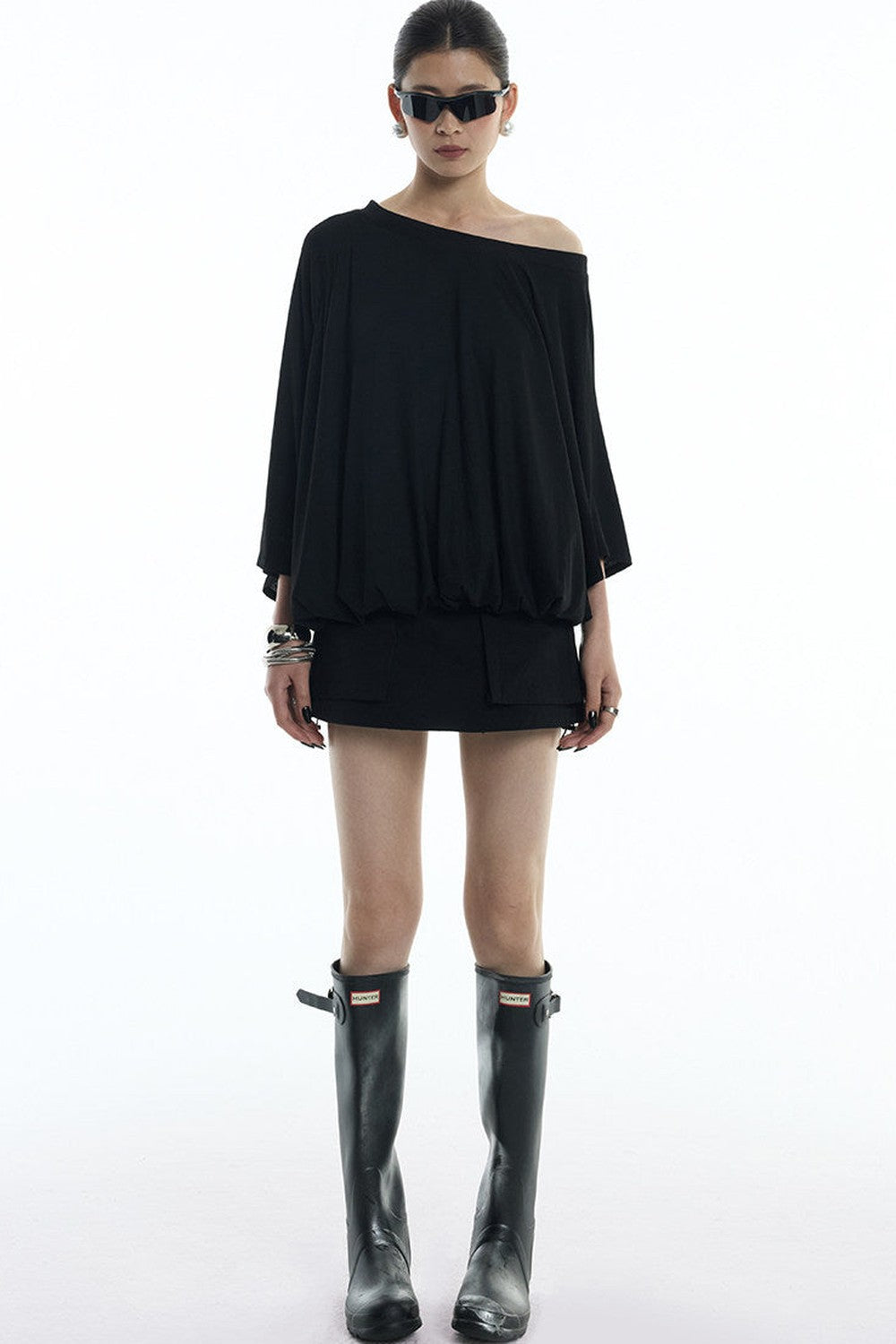 Blusa floreale con maniche a sbuffo e spalle scoperte