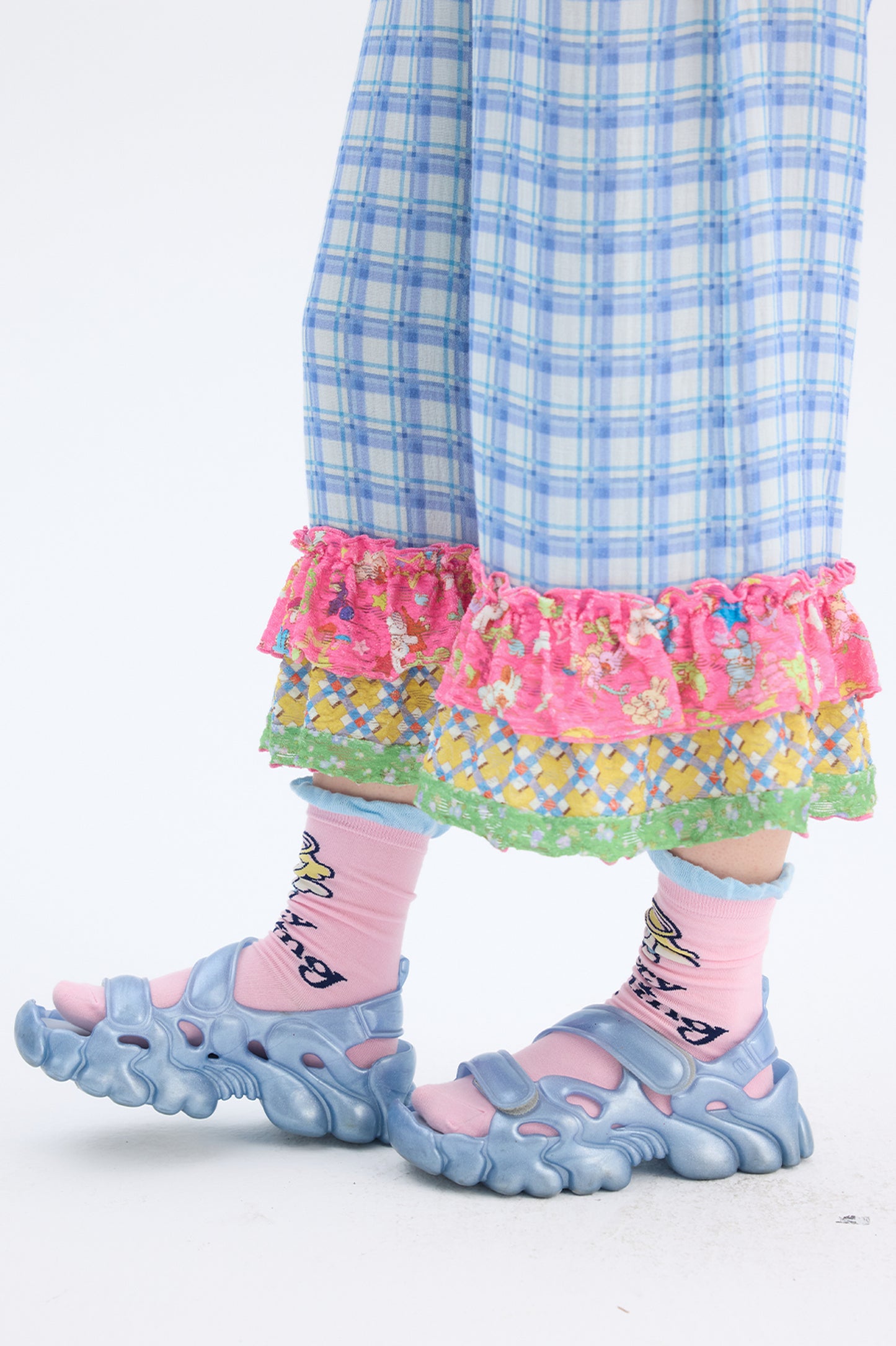 Pantalon court en dentelle à carreaux bleus avec empiècements