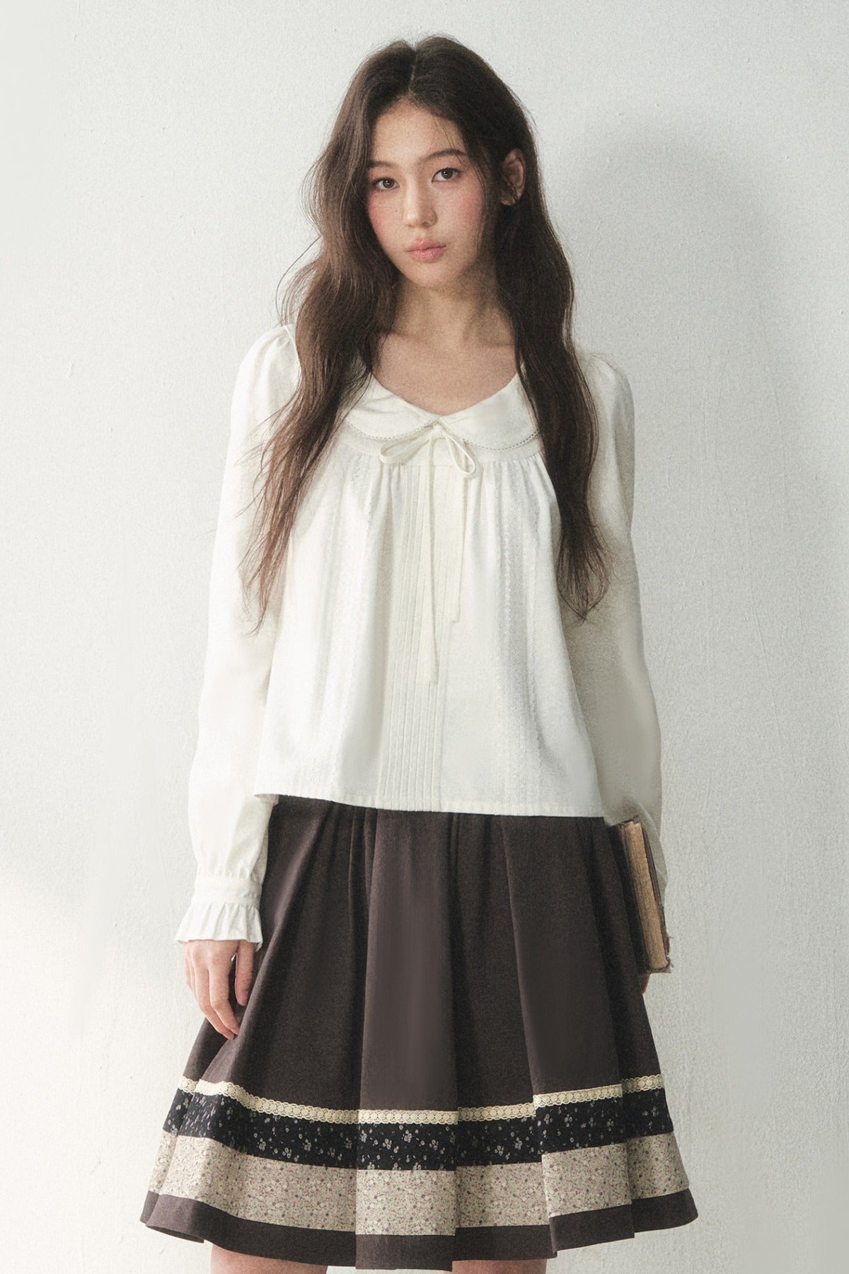 White Doll Collar Lyocell Blouse