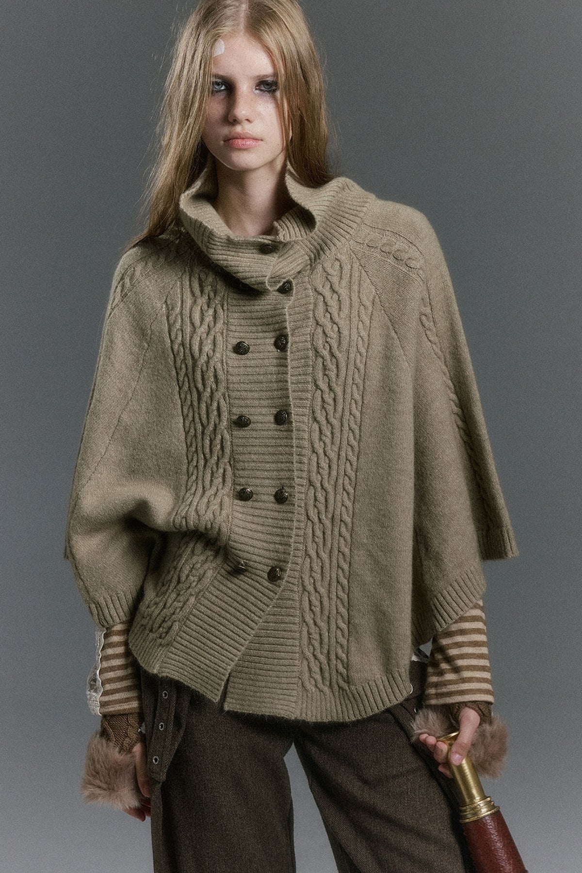 Detachable Fur Collar Cable Knit Cape
