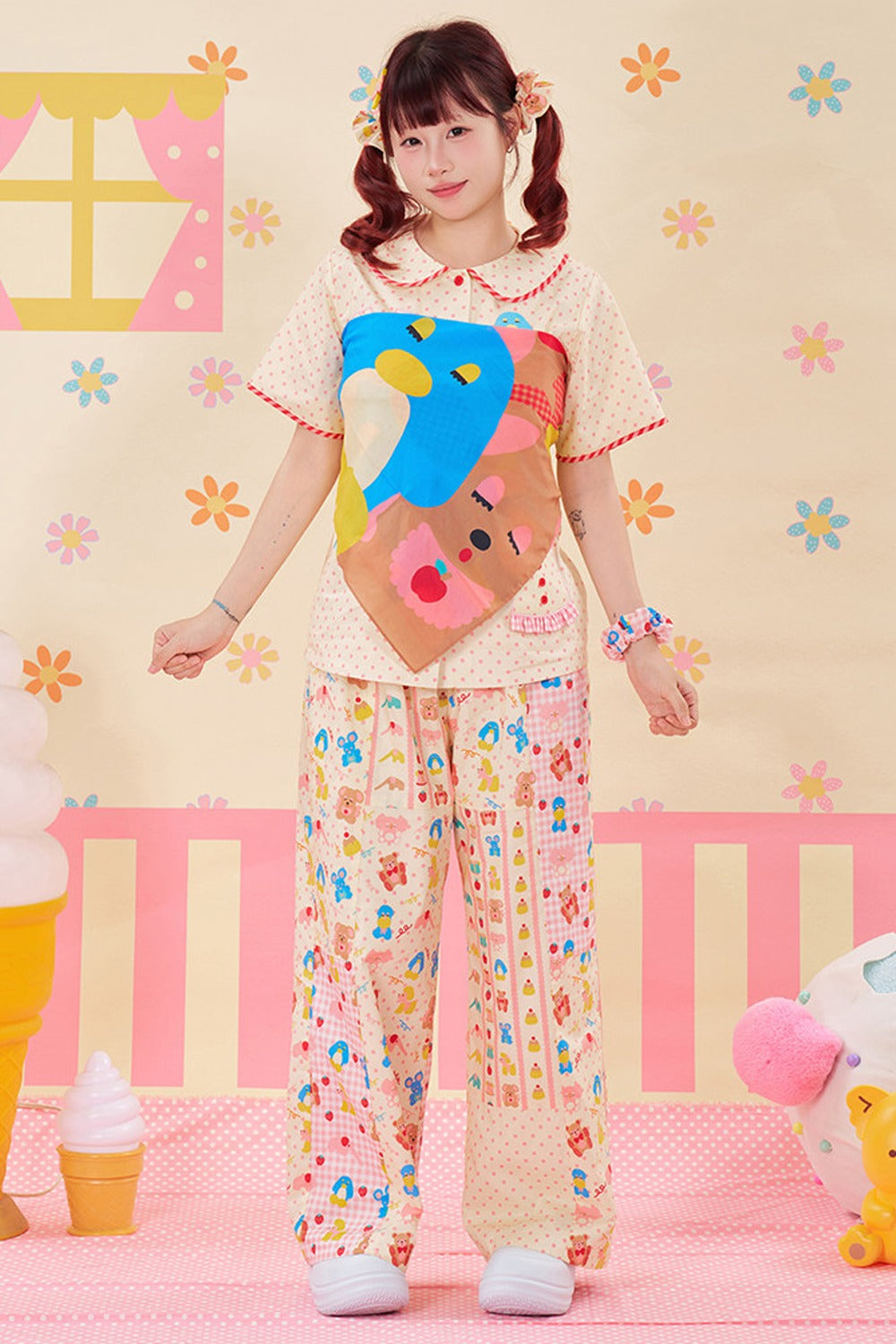 Bunte Patchwork-Hose mit weitem Bein