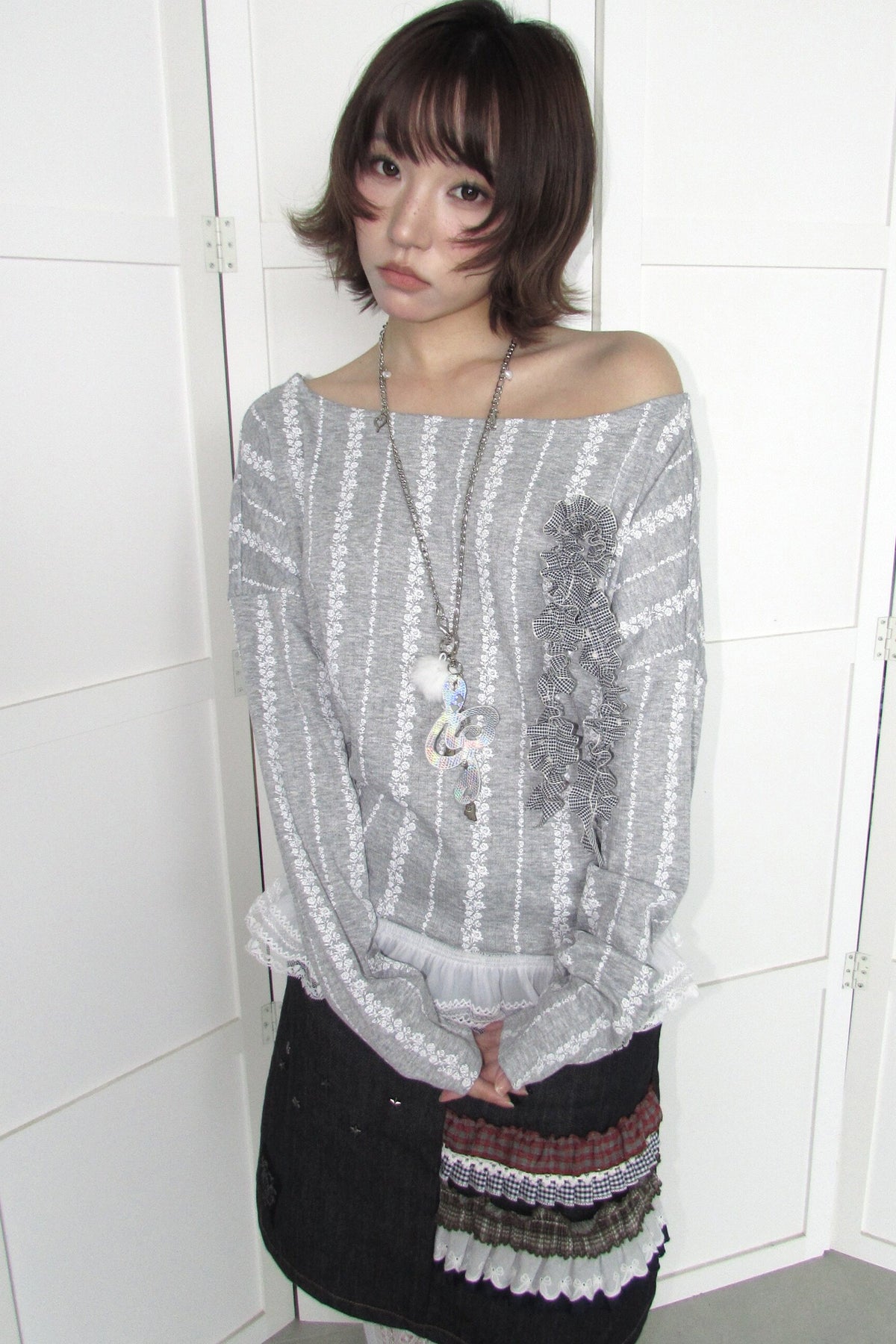 3D Corsage Lace Hem T-Shirt
