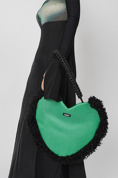 Sac bandoulière sous le bras tissé moelleux en forme de cœur
