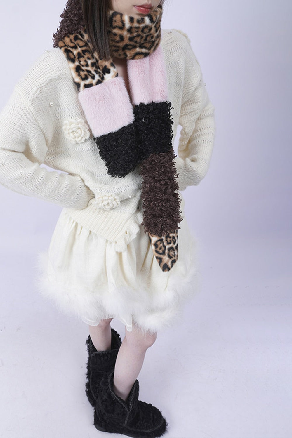 Sciarpa in peluche selvaggia a toppe