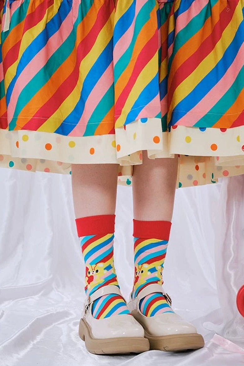 Bunte gestreifte Cartoon-Socken