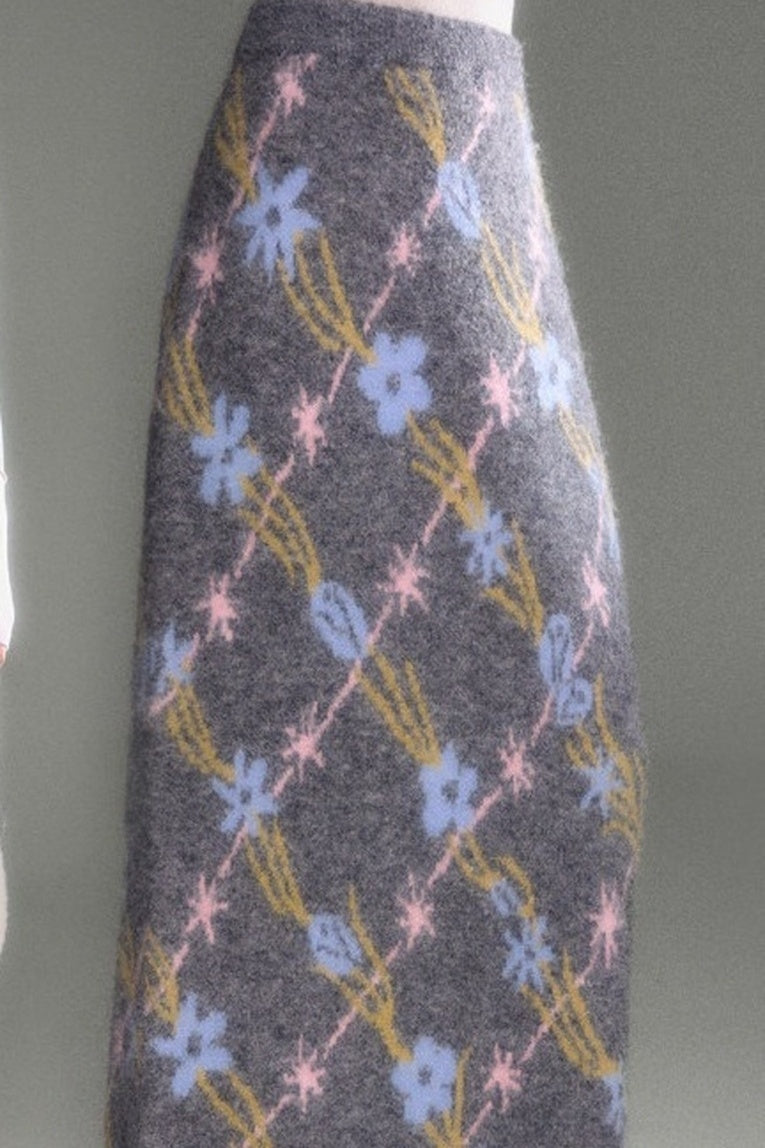 Tulip Floral Jacquard Knit Tassel Skirt