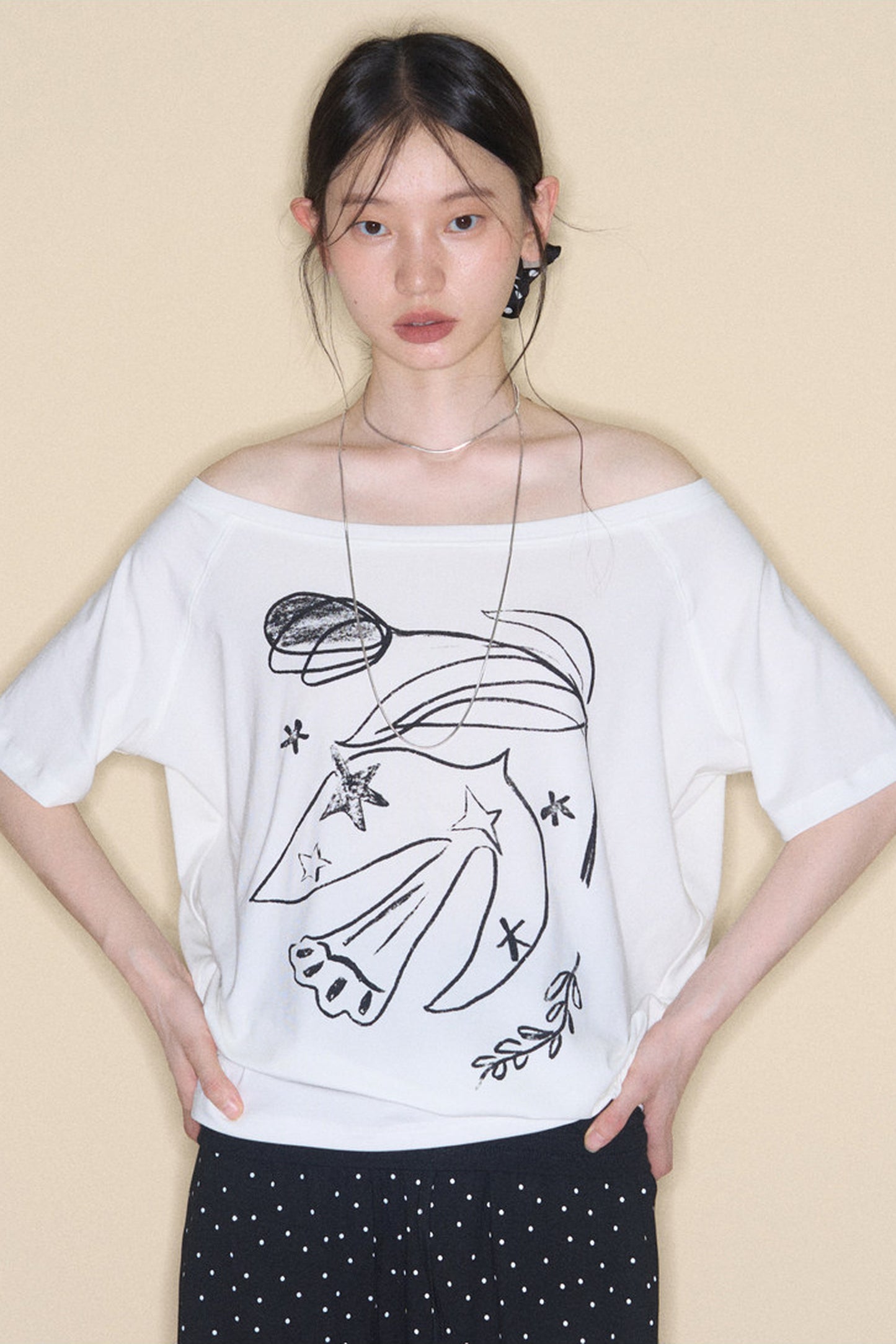 Bird And Tulip Print One-Shoulder Tencel T-Shirt