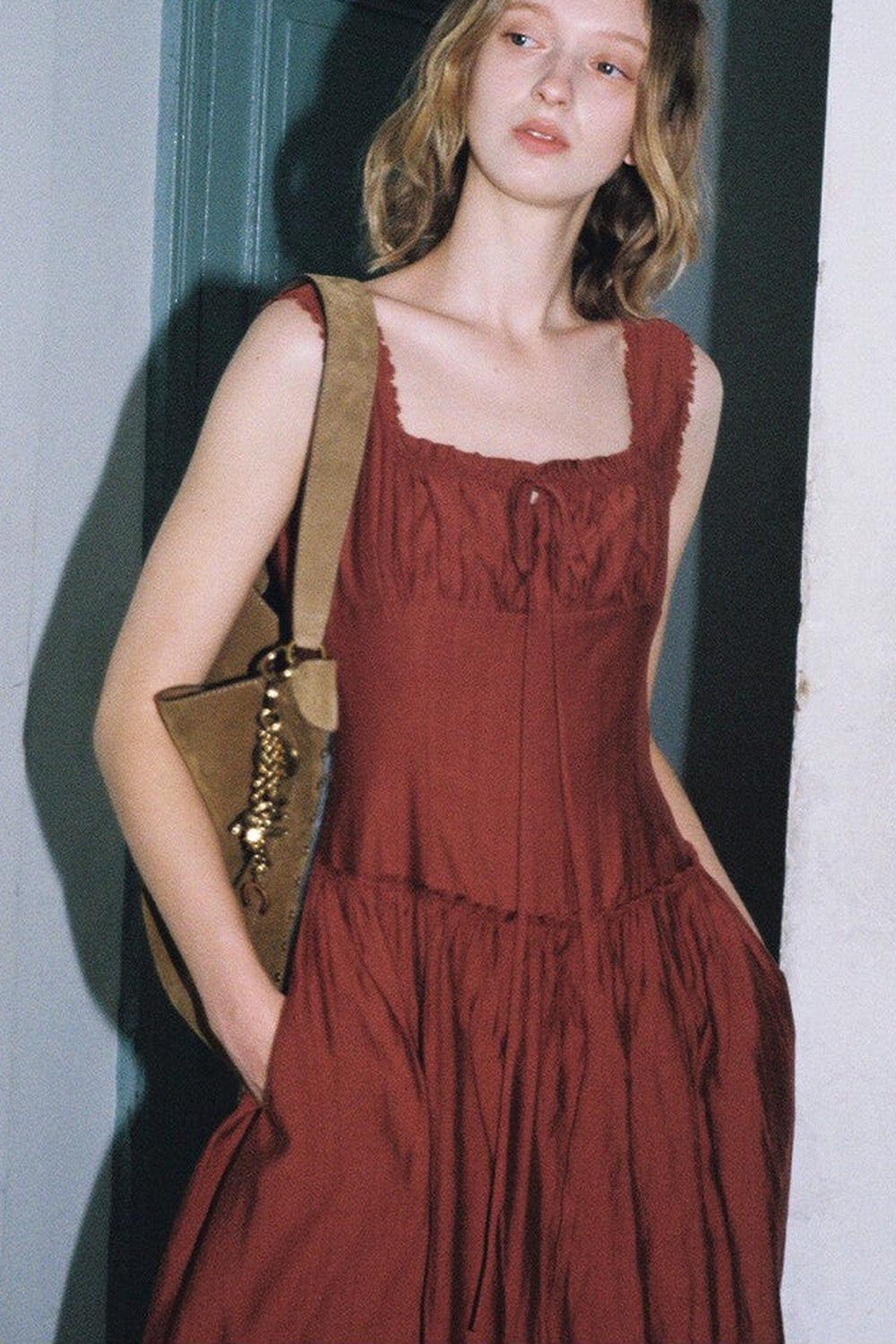 Robe débardeur à encolure carrée et volants
