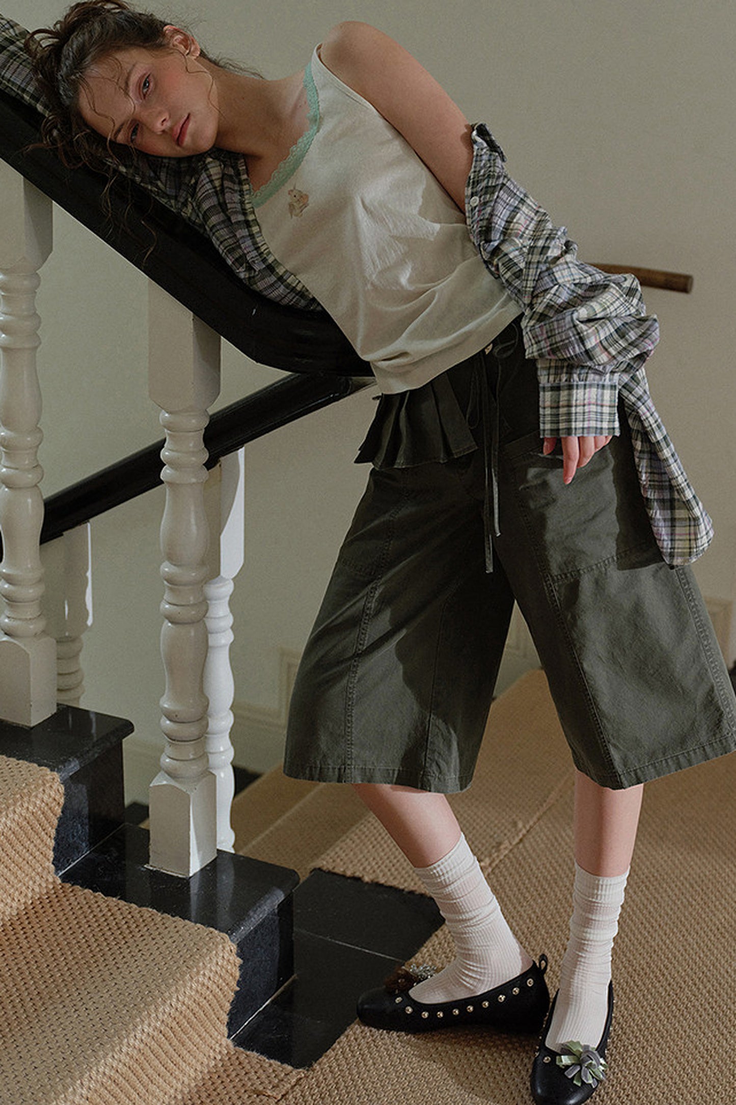 Pantaloni cropped a vita alta con orlo plissettato staccabile