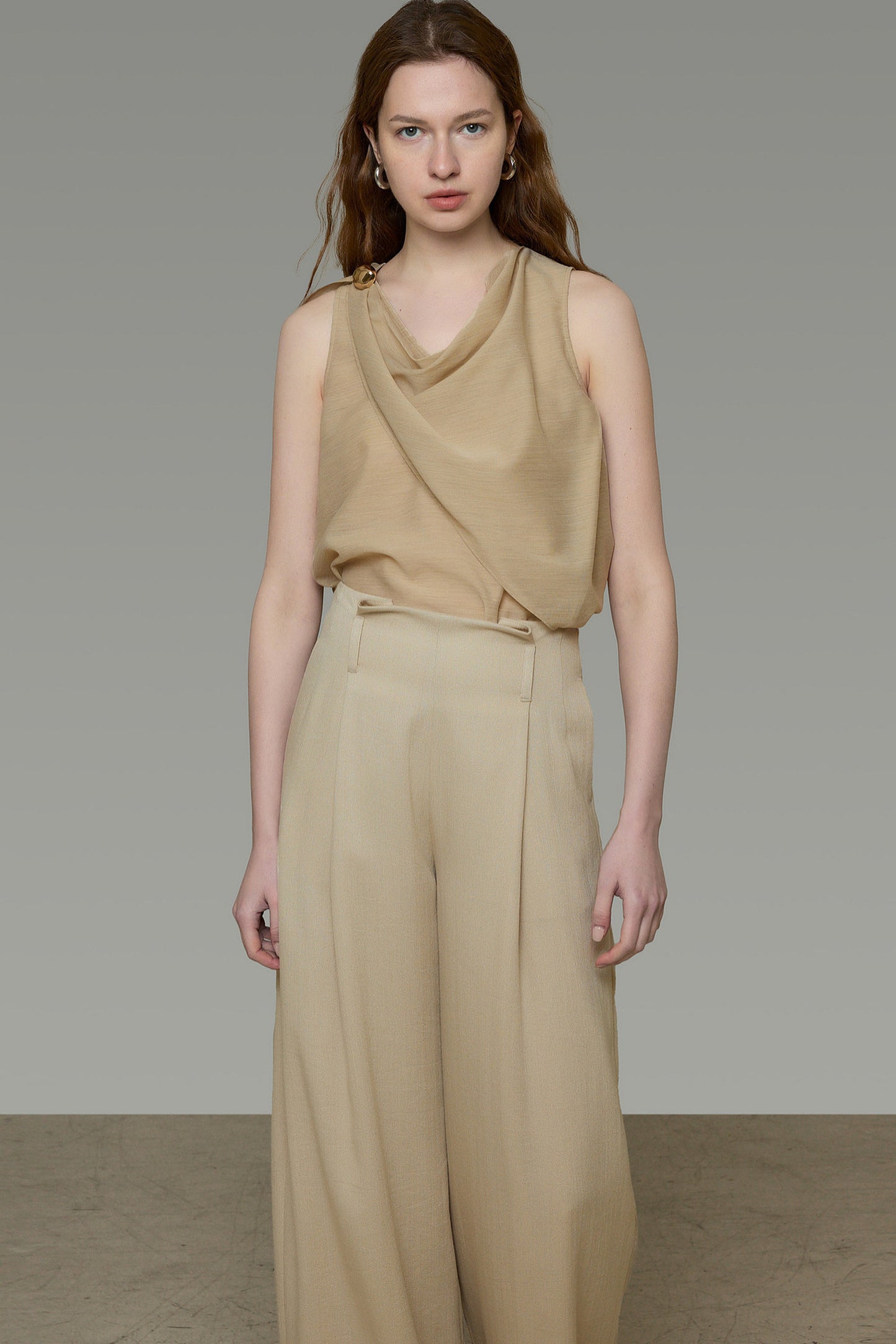 Unspoken gilet dal design di nicchia