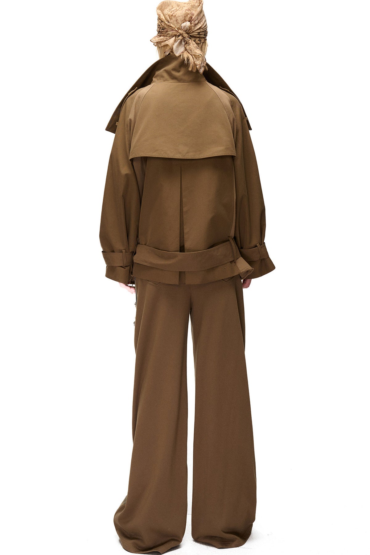 Kurzer Trenchcoat im Patchwork-Stil