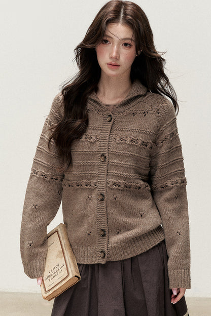 Dicke Strickjacke aus Haselnusswolle