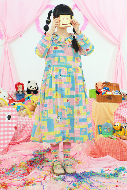 Langärmeliges Kleid mit Originaldruck und Blütenknospenmotiv