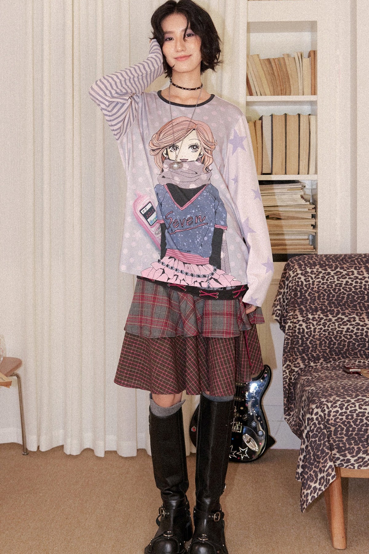 Nana-Porträt-T-Shirt mit lockerem Schnitt und asymmetrischem Colorblocking