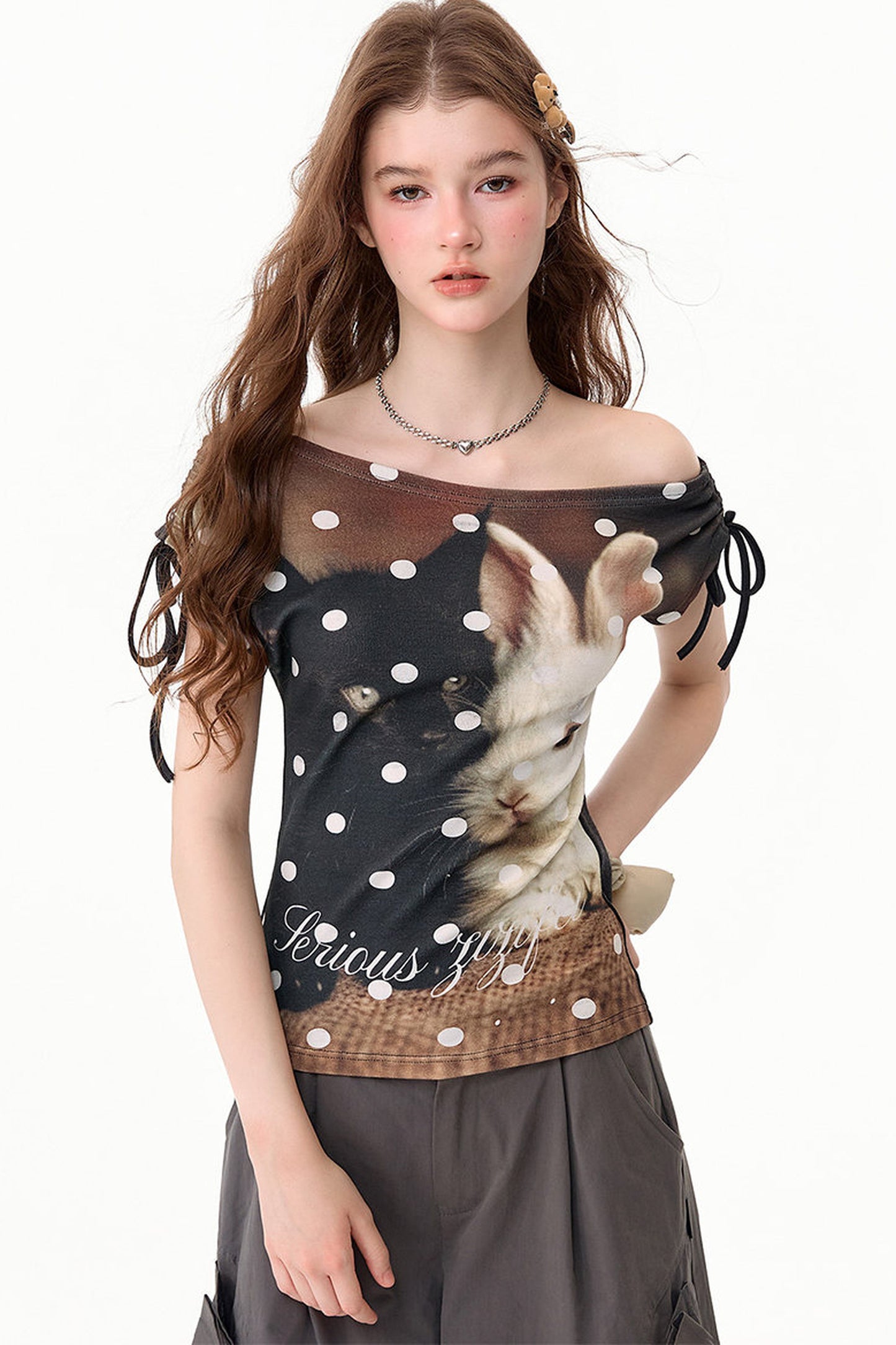 Off-Shoulder-Oberteil mit Kaninchenprint und Bindeband