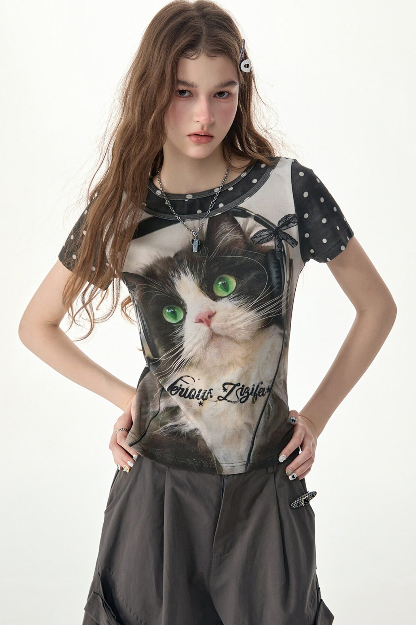 Gepunktetes Katzen-Kopfhörer-T-Shirt