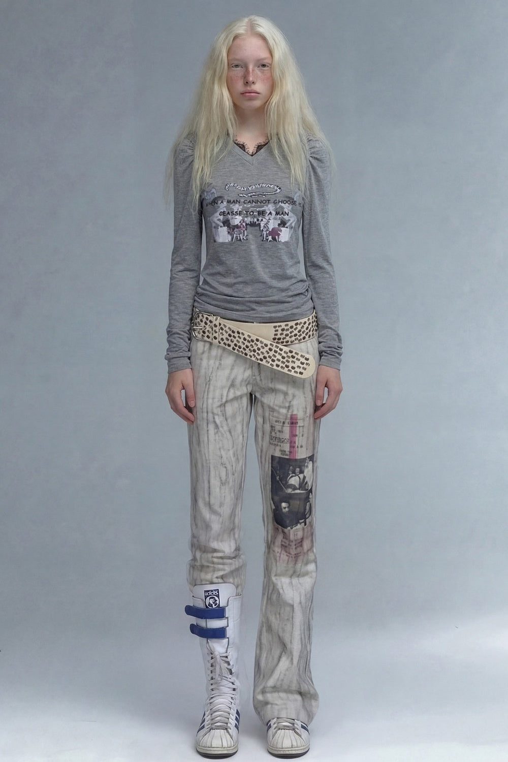 White Low-Waisted Micro-Flared Jeans