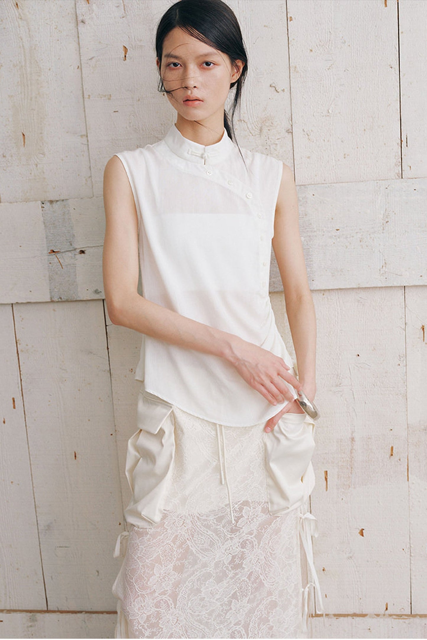 Detachable Shawl Collar Sleeveless Shirt