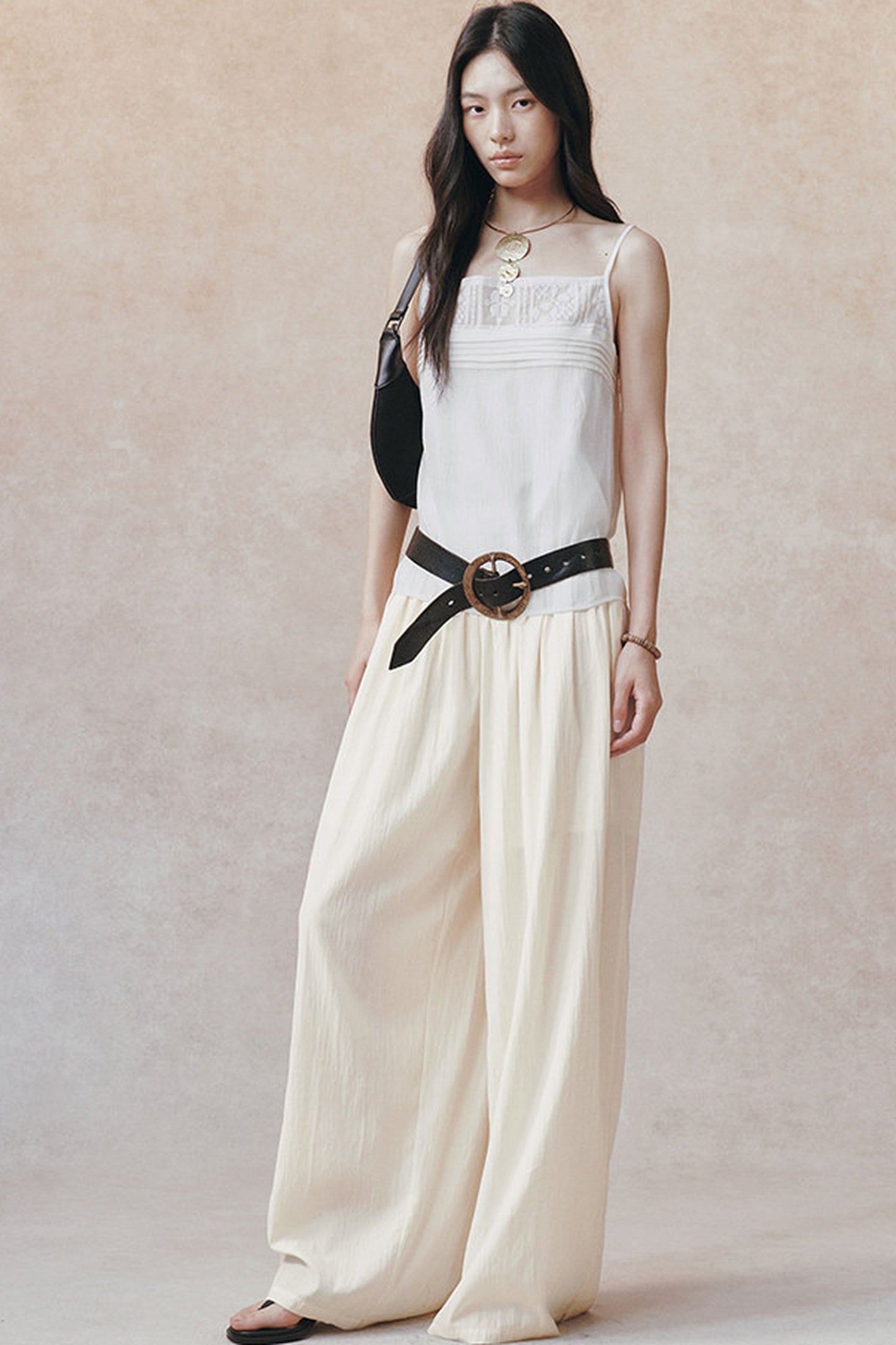 Canotta in pizzo vintage con spalline arricciate e linea ad A