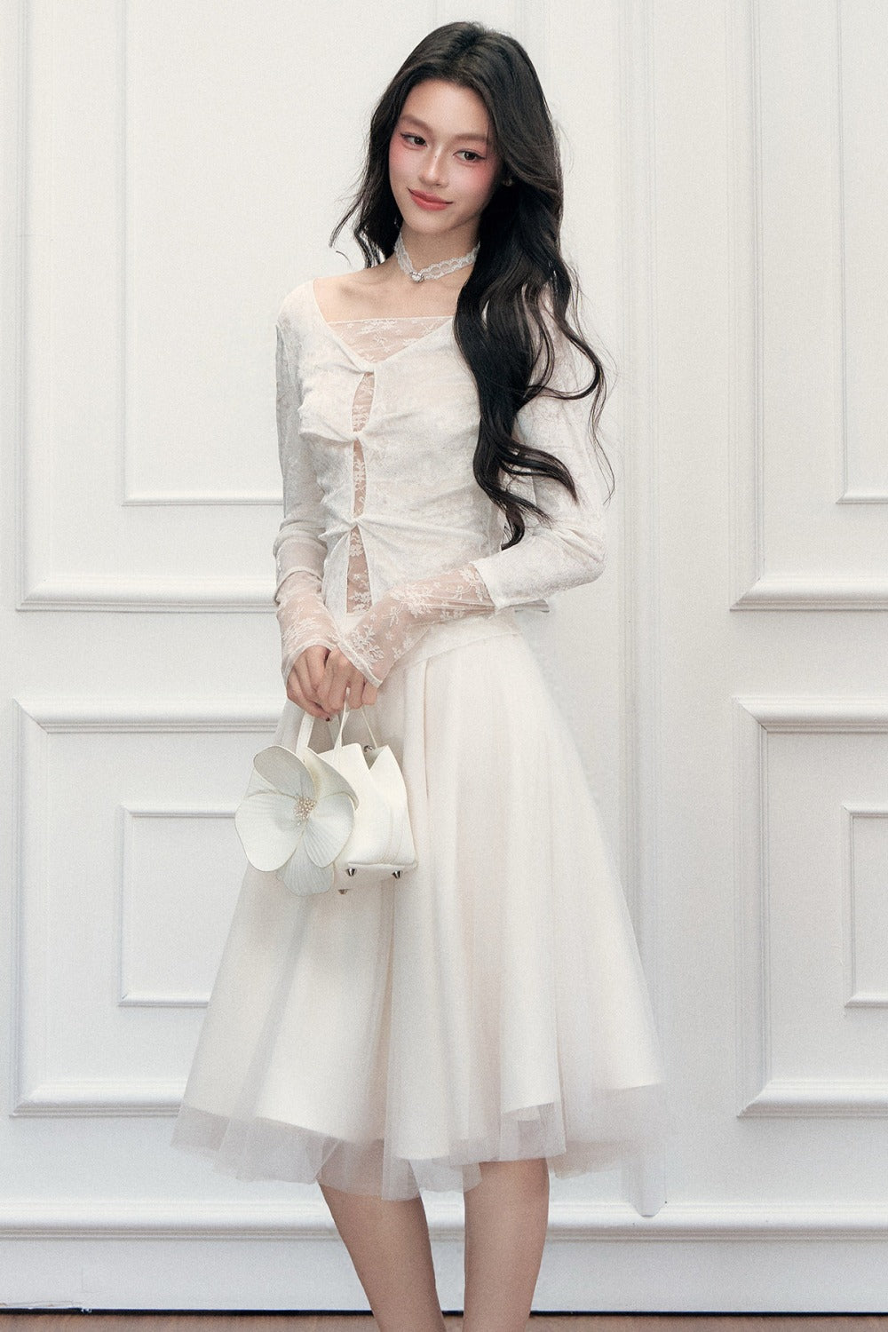 Misty Twisted Hollow Lace Spliced T-Shirt and Skirt Set-Up