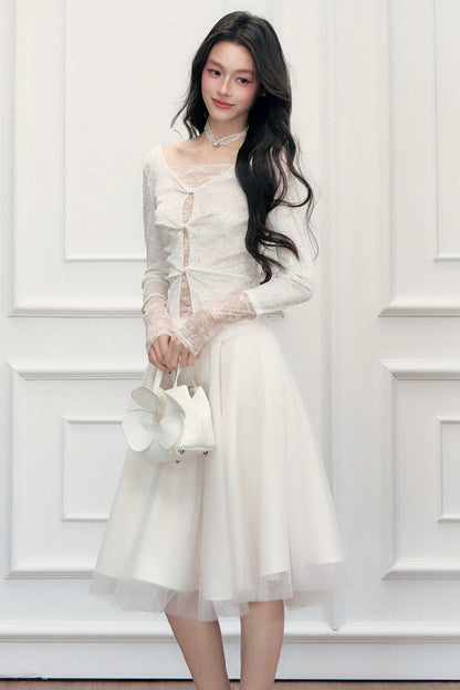 Misty Twisted Hollow Lace Spliced T-Shirt and Skirt Set-Up