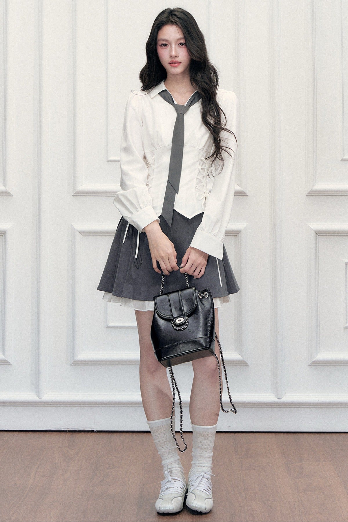 Ensemble blouse à nœud coulissant et jupe