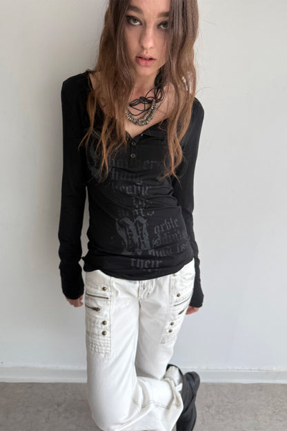 Long-Sleeved Gothic Print Henry Collar T-shirt