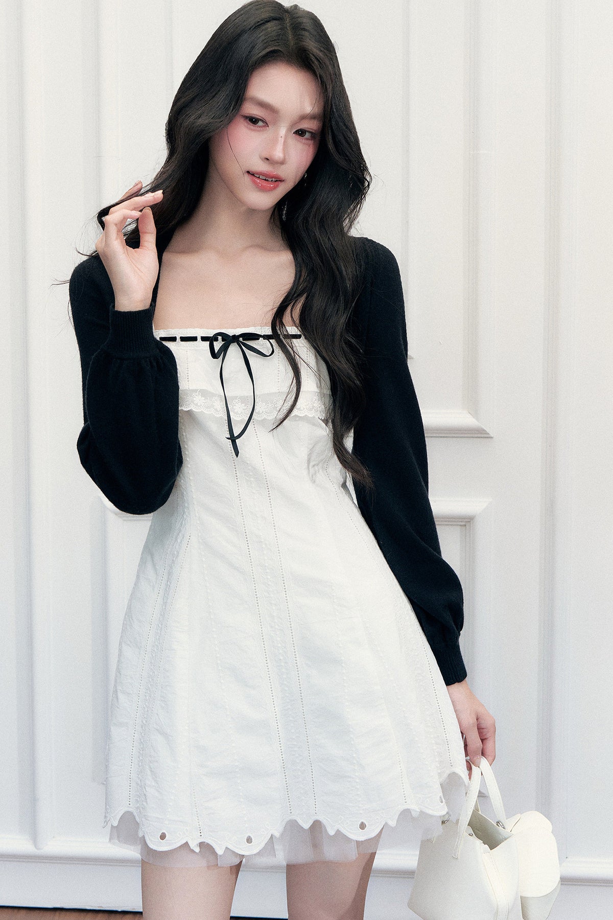 Ensemble robe trapèze en dentelle et cardigan