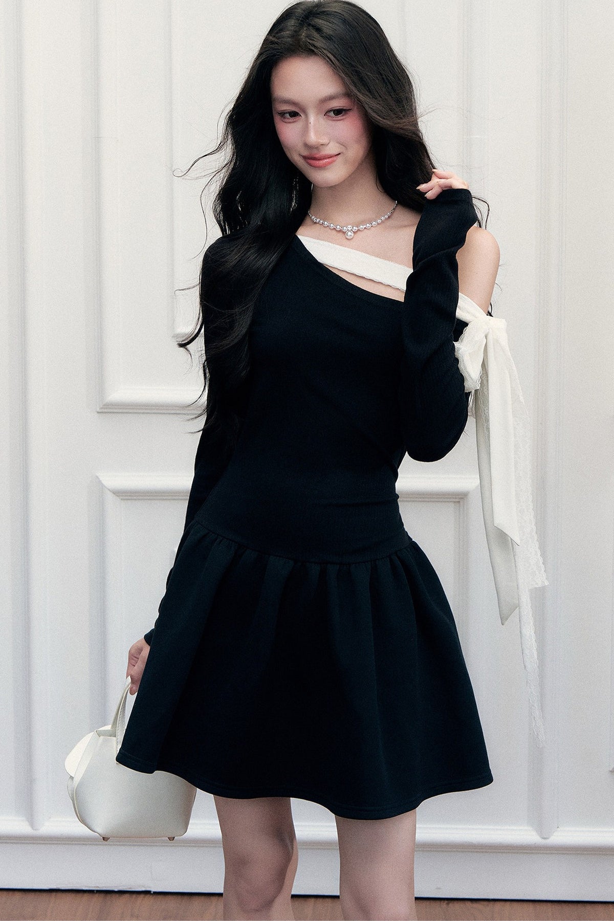 One-Shoulder Contrast Strap Dress