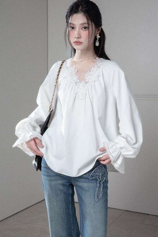 Lace Spliced Long-Sleeved Blouse