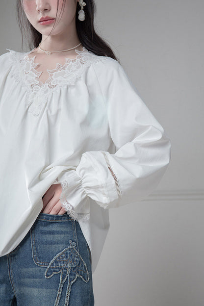 Lace Spliced Long-Sleeved Blouse