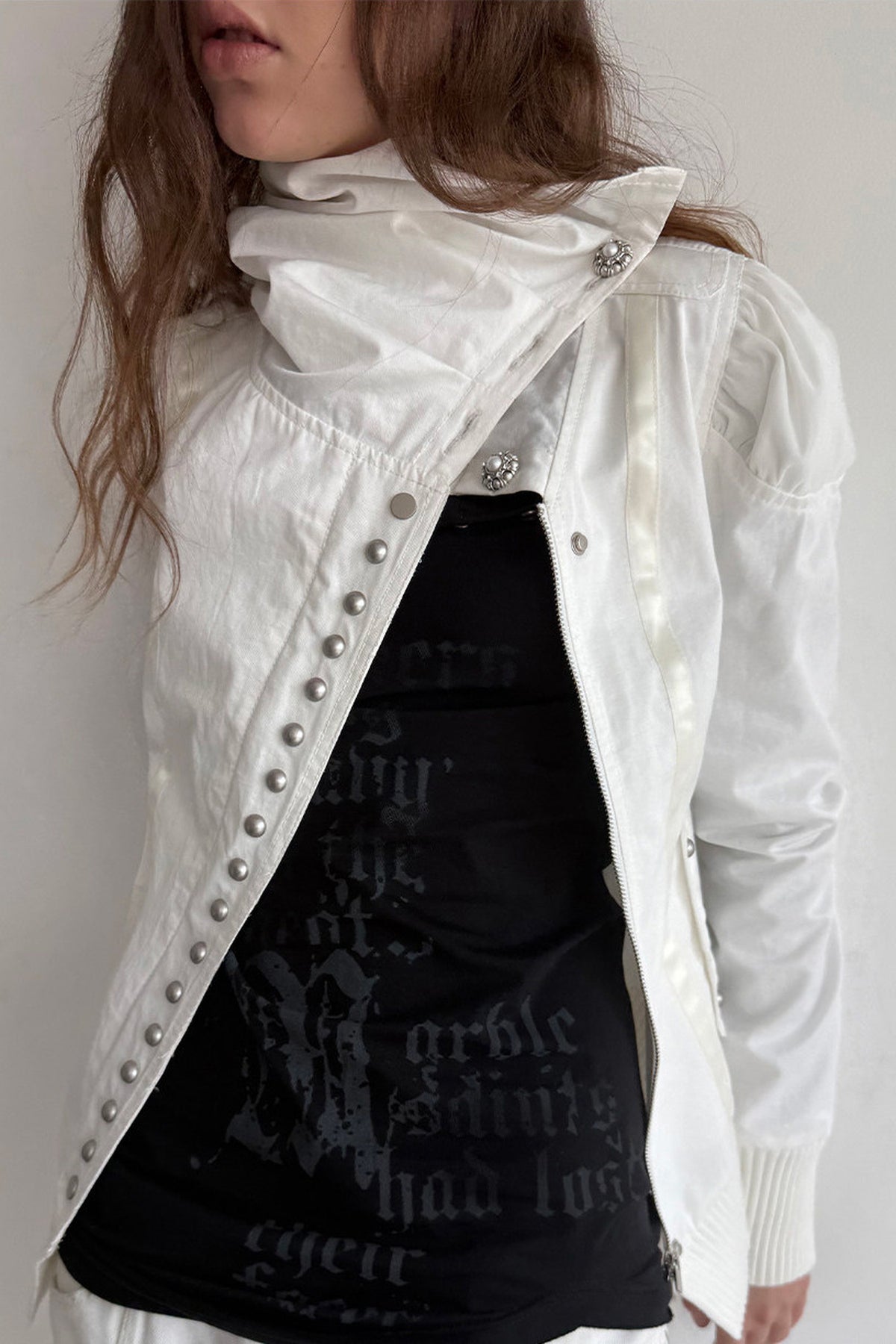 Long-Sleeved Gothic Print Henry Collar T-shirt