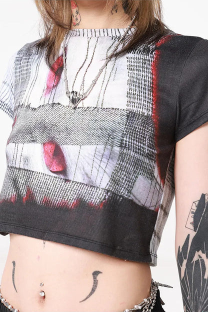 Tee-shirt en résille effet usé chat à œil rouge