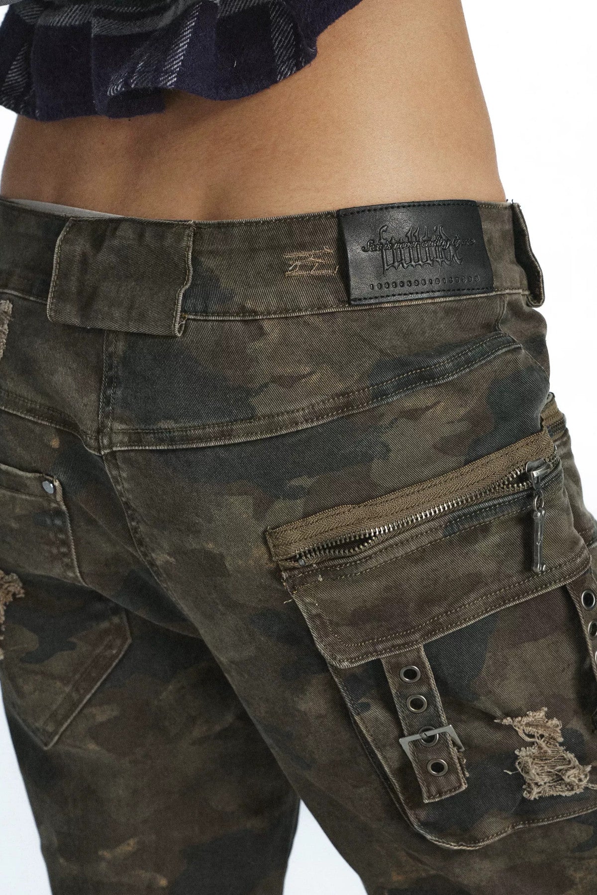 Camouflage Patchwork Multi-Pocket Flared Jeans