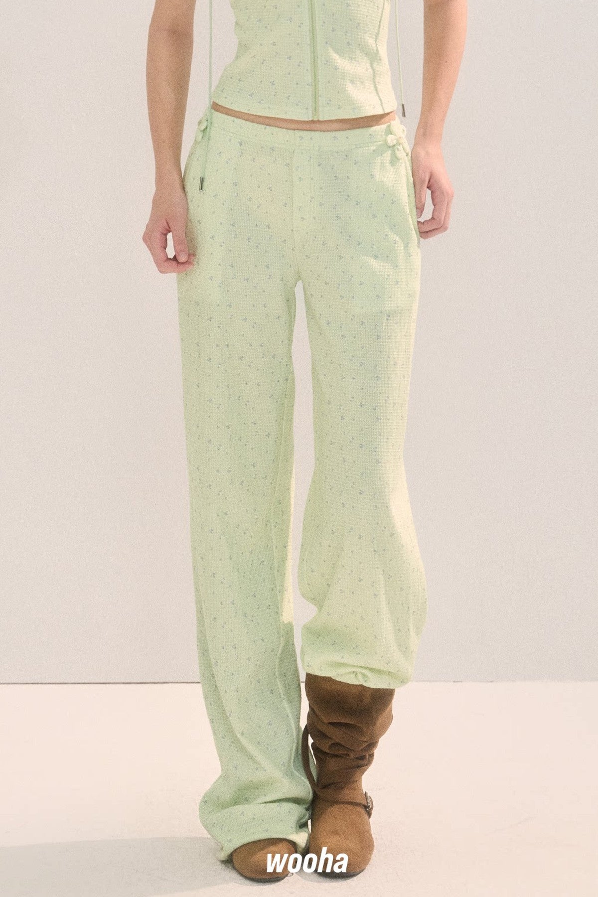 Pantaloni a gamba dritta verde chiaro dalla vestibilità morbida