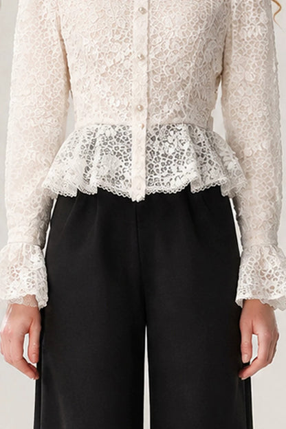 Bluse mit Rüschen und Stehkragen aus Spitze