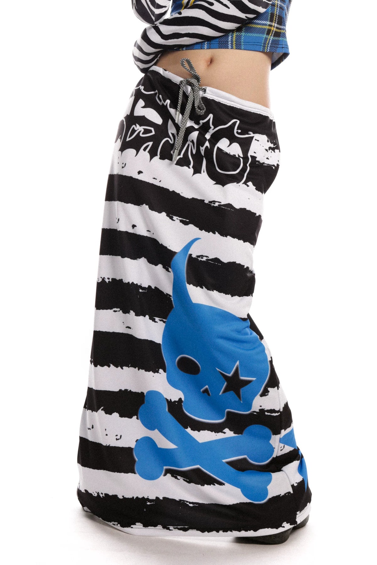 Bodenlanger Rock mit Punkrock-Print